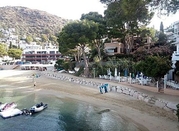 APPARTAMENTO SITUATO SULLA SPIAGGIA DI CANYELLES PETITES