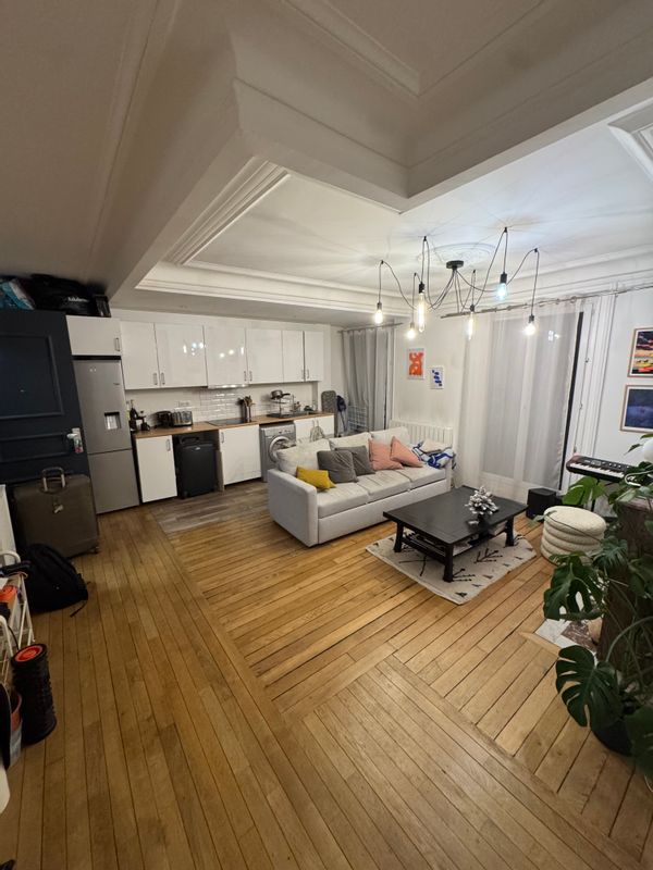 Bright Paris Apartment with character – calm & central near Bassin de la Villette