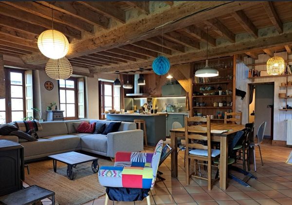 Ancienne maison mayennaise plein de charme à la campagne