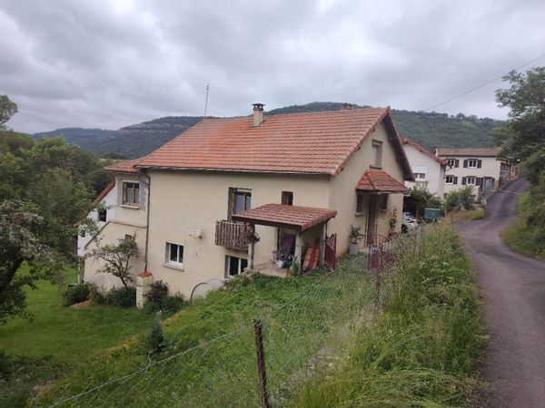 Petit studio au pays des Volcans, à l'étage de ma maison.
