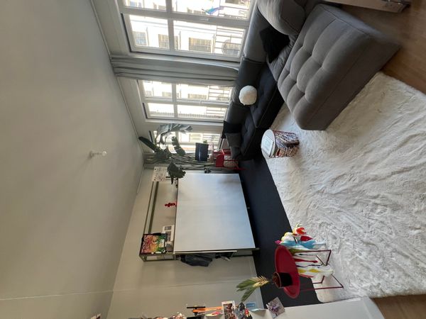 Private room in a nice apartment on the Main square of Antwerp.