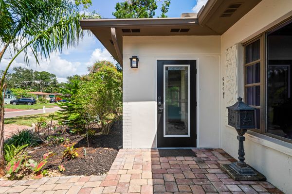 Luxury 3Bed near downtown and beaches with access to playgrounds, boat ramp and kayaking