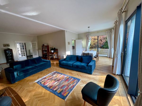 Spacious and charming house with a lovely garden on the outskirts of Brussels