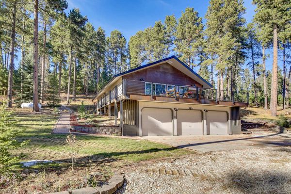 Getaway in the hills near Mt. Rushmore