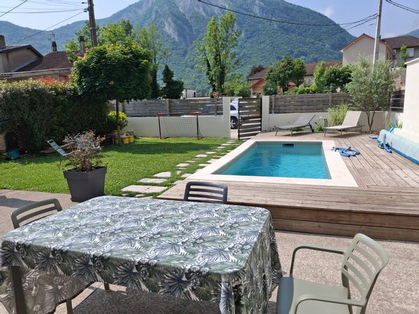 La maison de LUCILE, maison ancienne rénovée au calme au pied du Vercors !