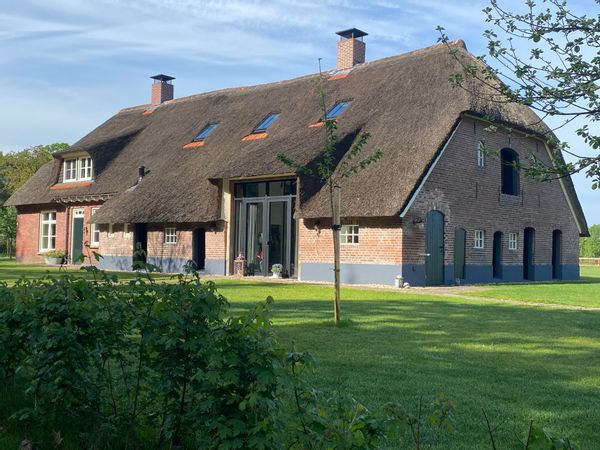 Renovated farmhouse, 1,5 hrs from Amsterdam, next to National Park