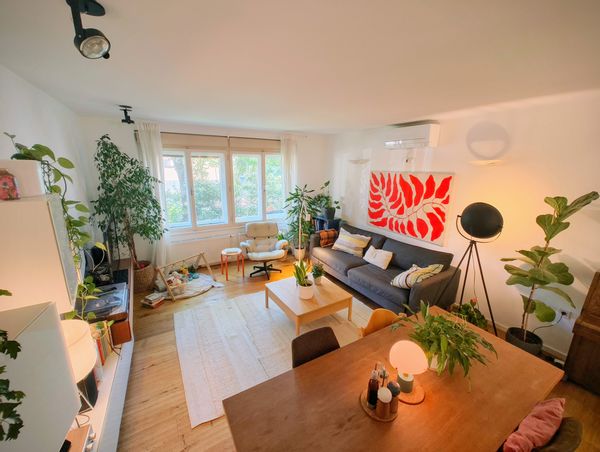 Modern, spacious 2.5-bedroom flat in the centre of Ljubljana, 5min away from the biggest park and forest
