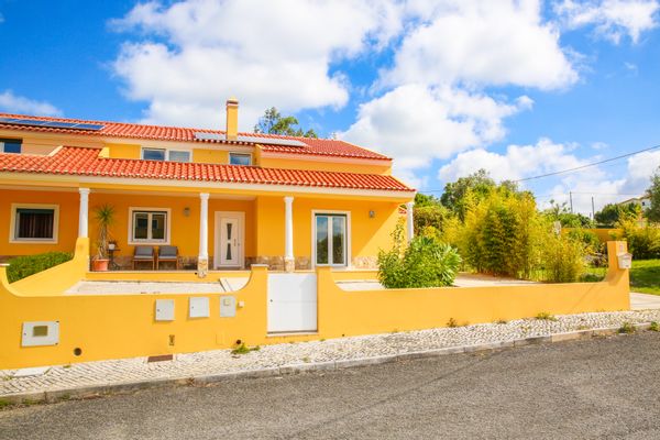 The Portuguese Yellow House