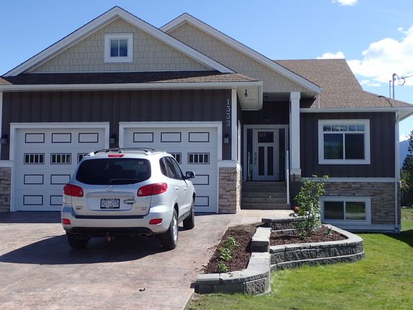 Mountain View Home in Valemount, BC