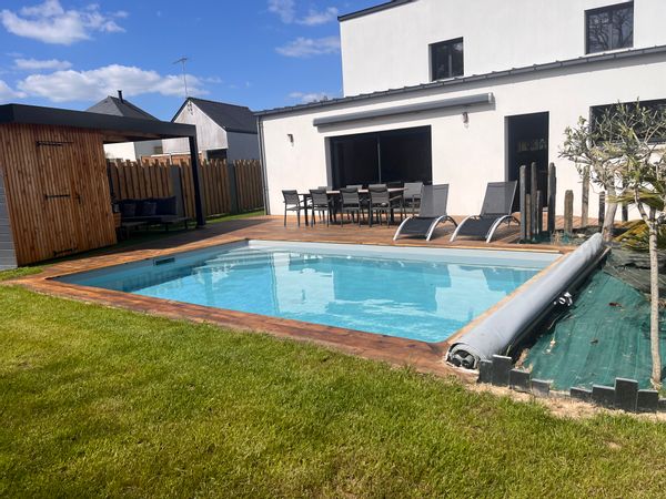 Ludovic Kassandra Louka et Lucys hus