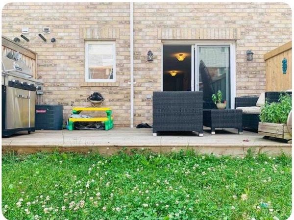 Mel's Walkout Studio Apartment -Elegant Hotel Room with kitchenette,laundry setup, walk out backyard