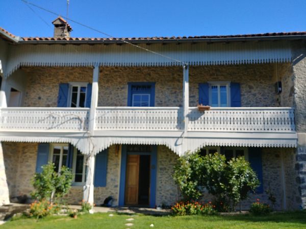 maison typique dans le piémont Pyrénéen
