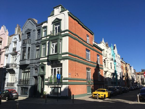 Maison lumineuse dans le quartier Belle époque. Située central à 250m de la plage