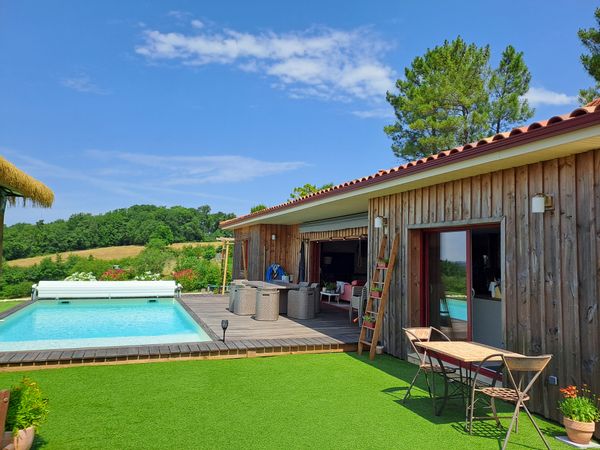 Maison bois toute équipée avec superbe vue, repos assuré.