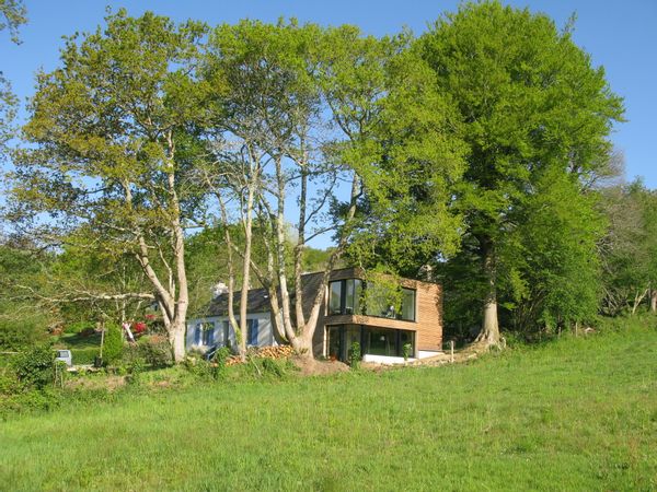 Architect house overlooking the river