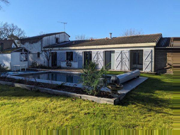 Home in Saint-Médard-En-Jalles