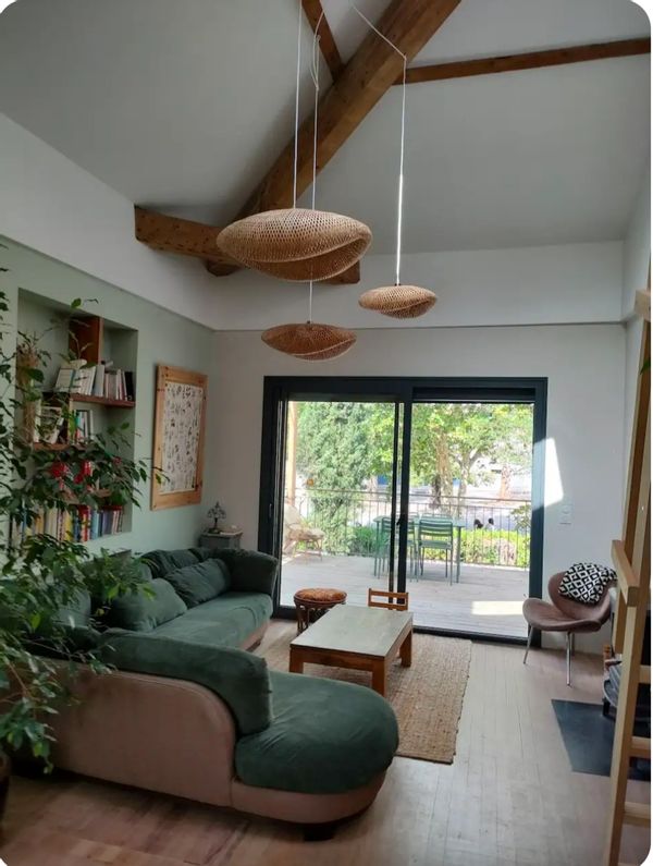 Maison familiale proche du centre ville avec piscine.