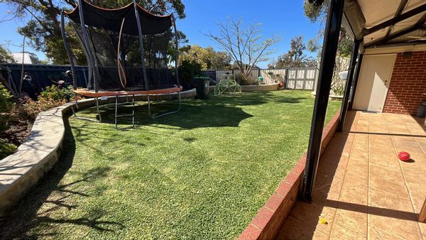 Large 4 bedroom house | 5 minutes to Fremantle | close to the beach