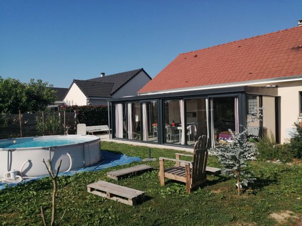 casa a Decize, France