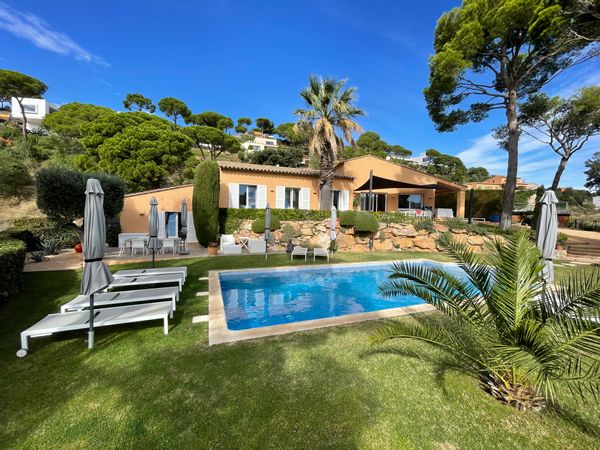 Beautifully situated holiday villa in Begur