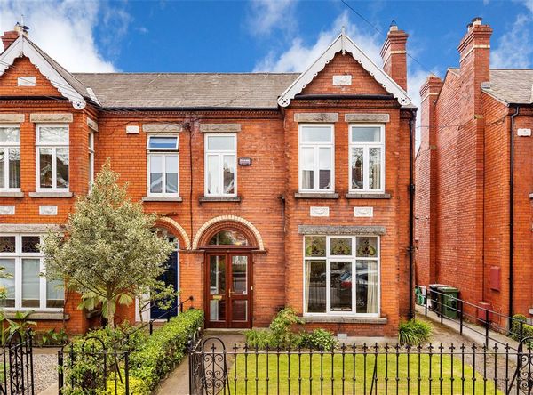Period Red Brick - 4 Bed family Home in quiet Location, Centrally Located to Dublin City Centre