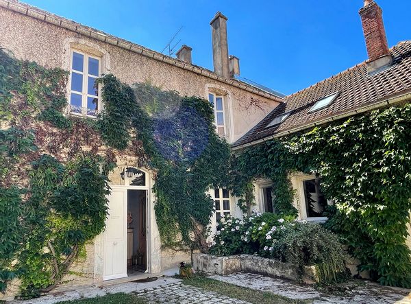 "Les Capucins" Belle maison ancienne, coeur de ville