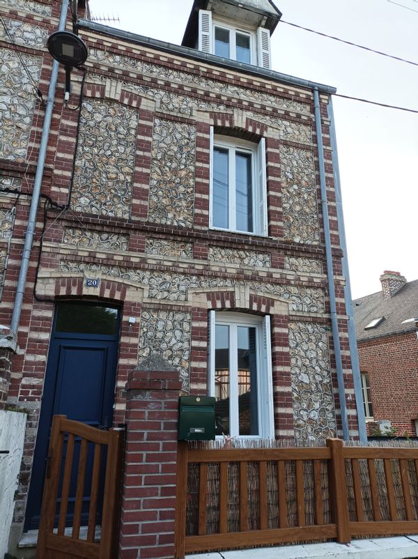 La maison de Véronique & Richard Maison de pécheur rénovée à proximité du port et de la plage.