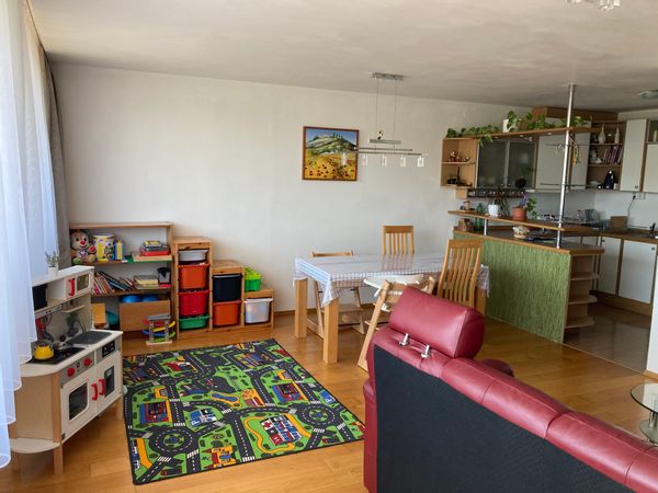 16mins tram to center,private parking,calm apartment with workstation and children corner