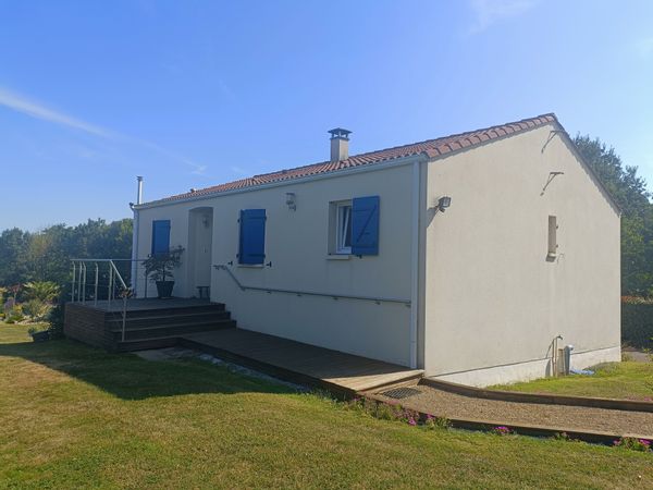 Appartement au calme en village à moins de 30 min du Puy du Fou et 1h de la mer