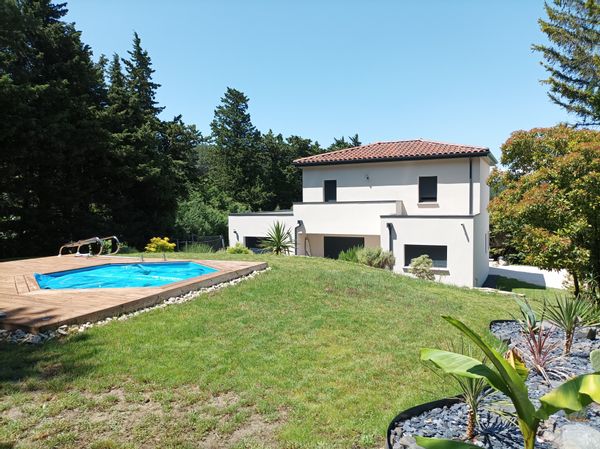 Belle maison moderne en Drôme provençale (février / avril/ août / toussaint 2026)