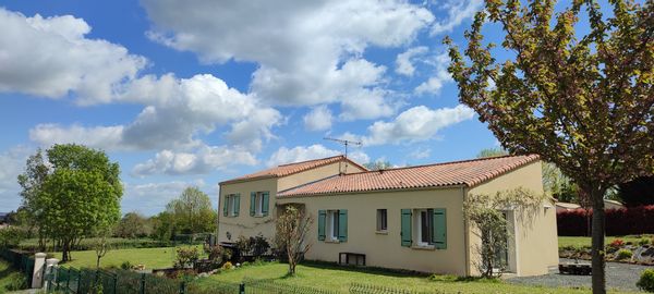Maison familiale village au calme / proche barrages/ Vouvant/ Mervent/visite du Puy du Fou
