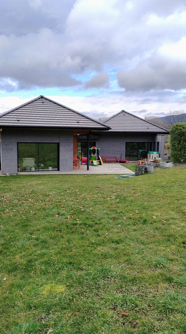 maison entre lac et montagne (Mourhaf, Julia , Nahel et Maia)