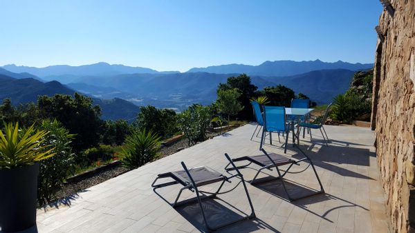 Studio 2 pers/35 m2 avec terrasse de 25 m2 avec vue panoramique sur la vallée.