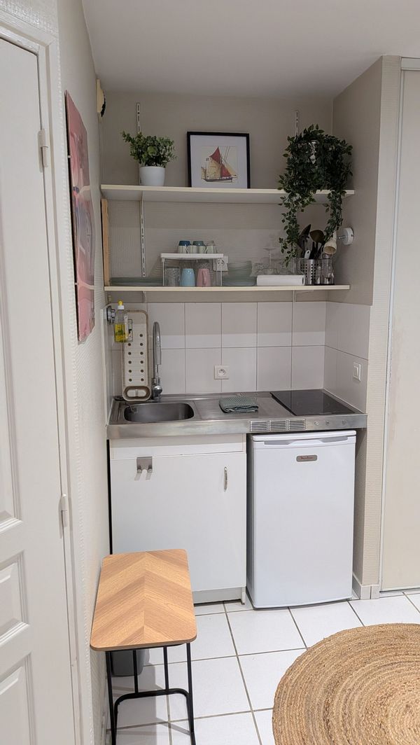Charming Studio with Balcony | Heart of Tours | Fully Equipped | Gym & Laundry #9