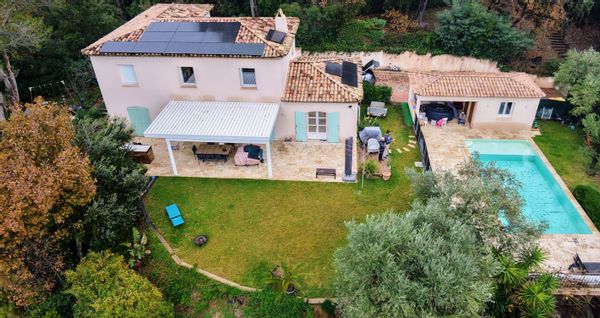 Cote d'azur Esterel  / Maison provençale idéale famille avec enfants au milieu du golf Saint Raphaël