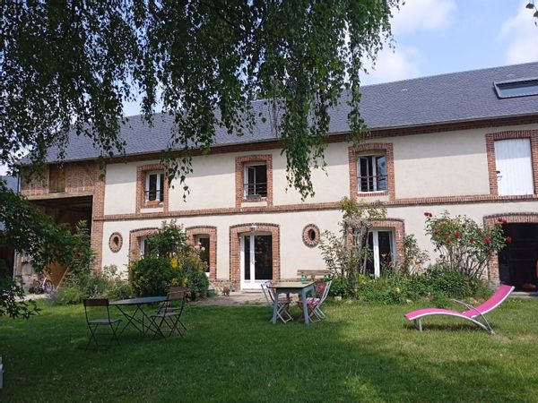 DISPONIBLE Maison au calme , proche du centre ville. Spectacles de Rue Famille Juillet