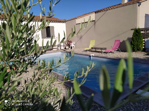 La maison de FLORINE, aux pieds des Alpilles, climatisation et Piscine!