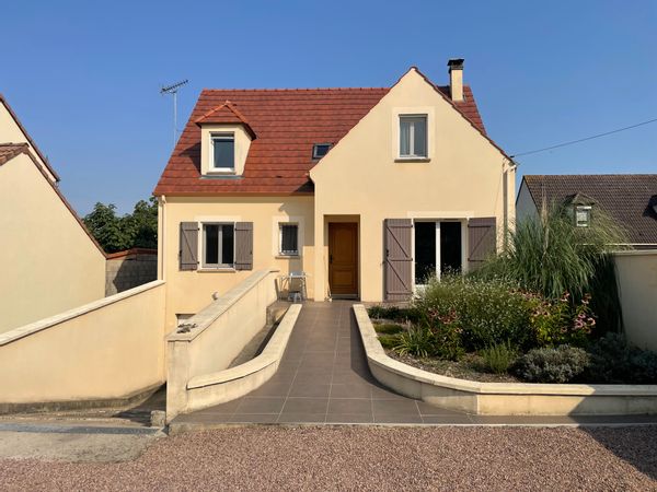 Chambre privée sympa au RDC