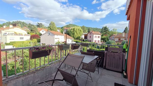 L'appartement de Karine: calme et vue à quelques pas du centre et de la gare