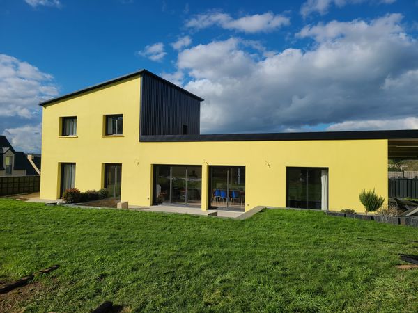 La maison Jaune et Noire de Karine et Cédric