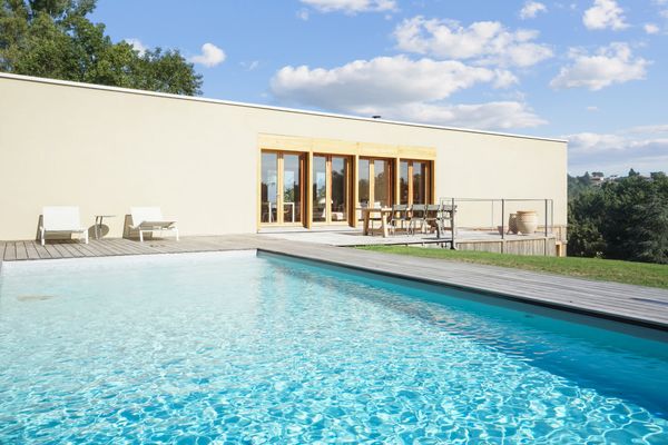Maison d'architecte au calme avec piscine et proche de Toulouse chez Laura et Arnaud
