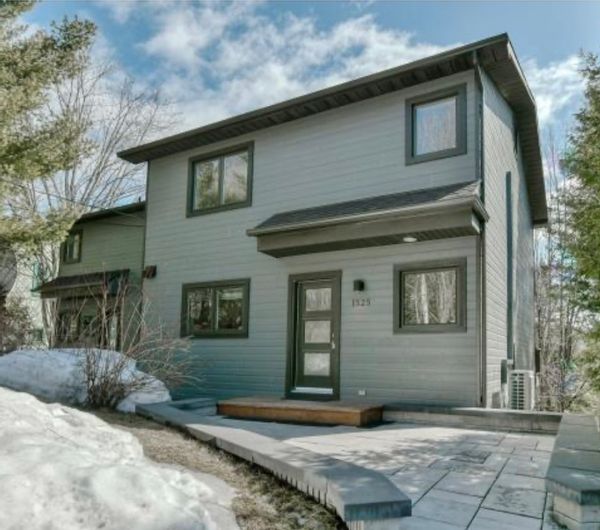La maison de Camille et Nicolas au cœur des Hautes-Laurentides