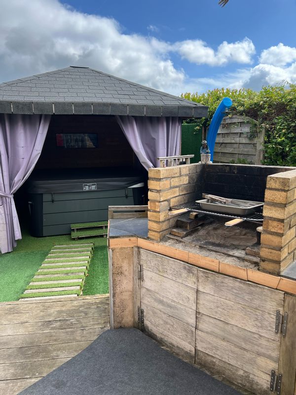 maison familiale avec jaccuzzi et piscine quartier calme