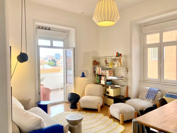 Designer 3-room family apartment with terrace and magnificent views over the city in lively Arroios