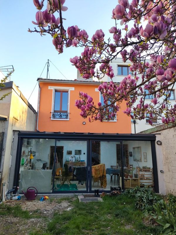 Maison individuelle, grand jardin et métro direct à Paris en 30min!