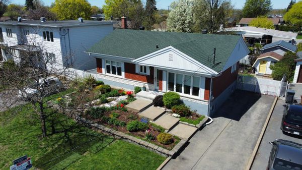 Grande maison proche a tous les services et transport au centre ville de Montréal