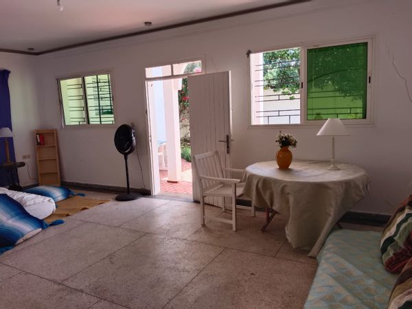 L'annexe à la maison de Sarah et Alexandre - entrée indépendante par jardin