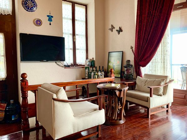 Tuğba s Haus