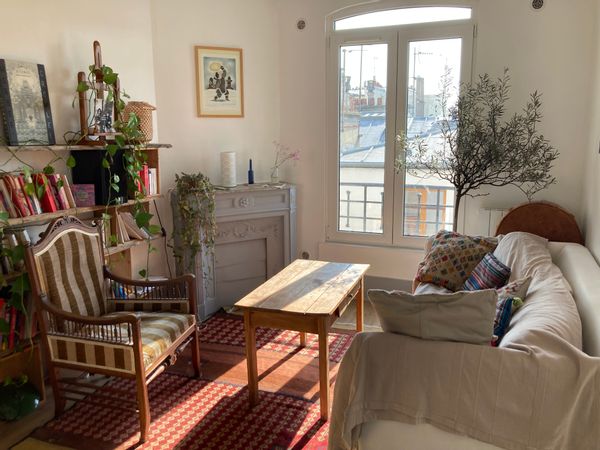 Bright Parisian apartment with a view over the rooftops