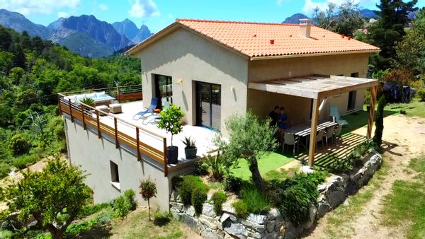 CORSE, maison de montagne avec vue sur le Golf de Porto
